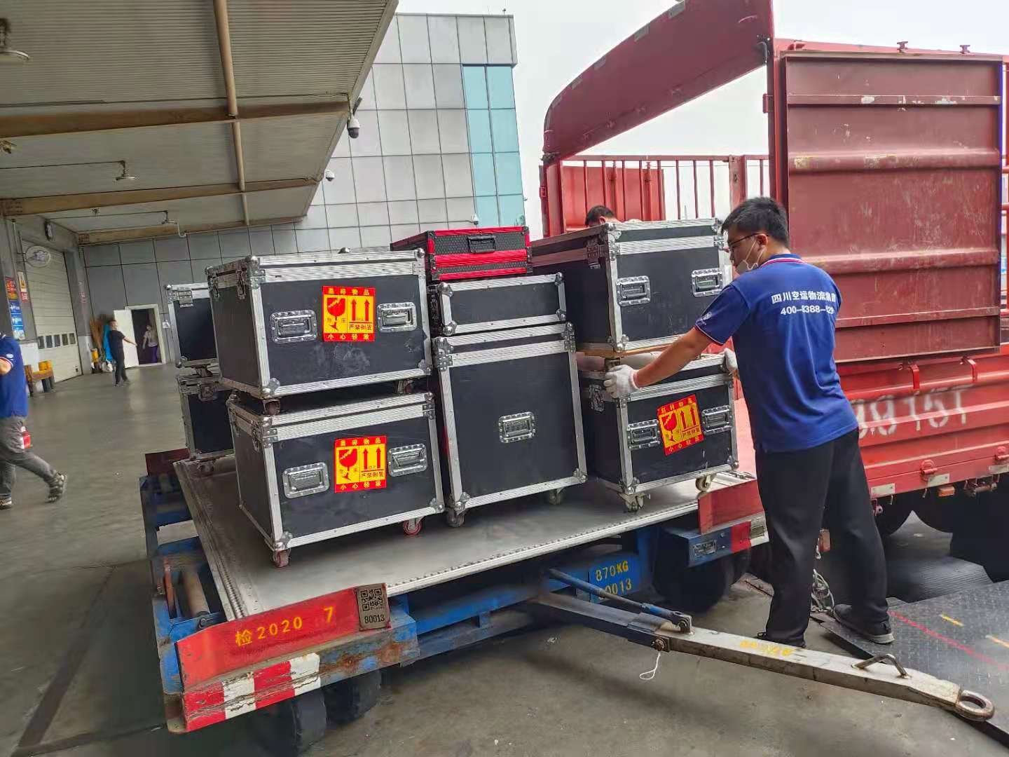 筆記本電腦可以空運嗎？