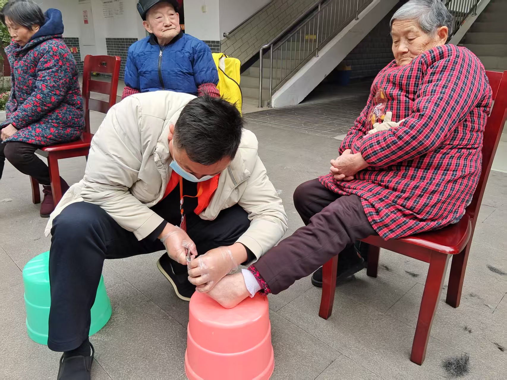 母愛(ài)如翼，共赴萬(wàn)里征程